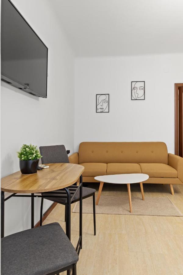 Upscale Studio, Walking Distance From The Old Town Бухарест Екстер'єр фото