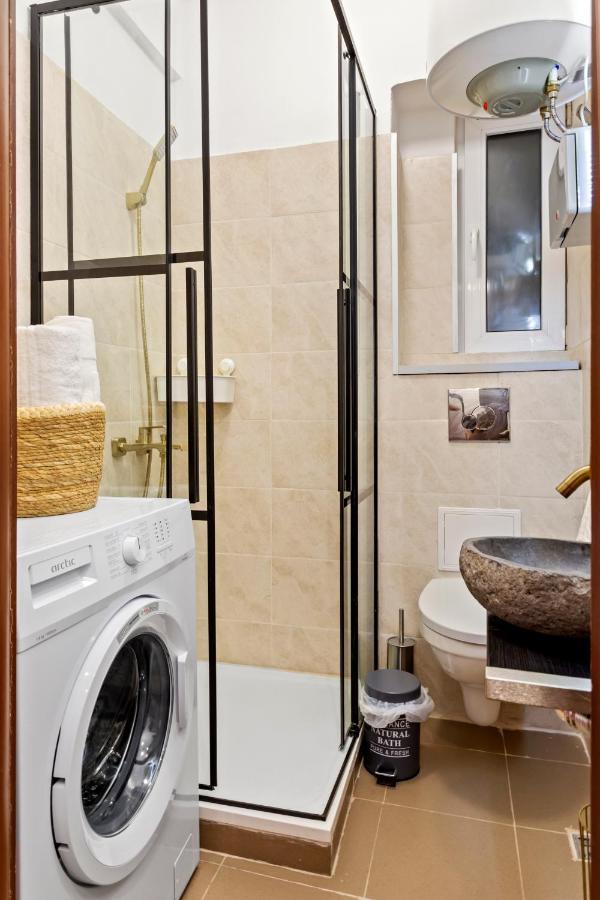 Upscale Studio, Walking Distance From The Old Town Бухарест Екстер'єр фото