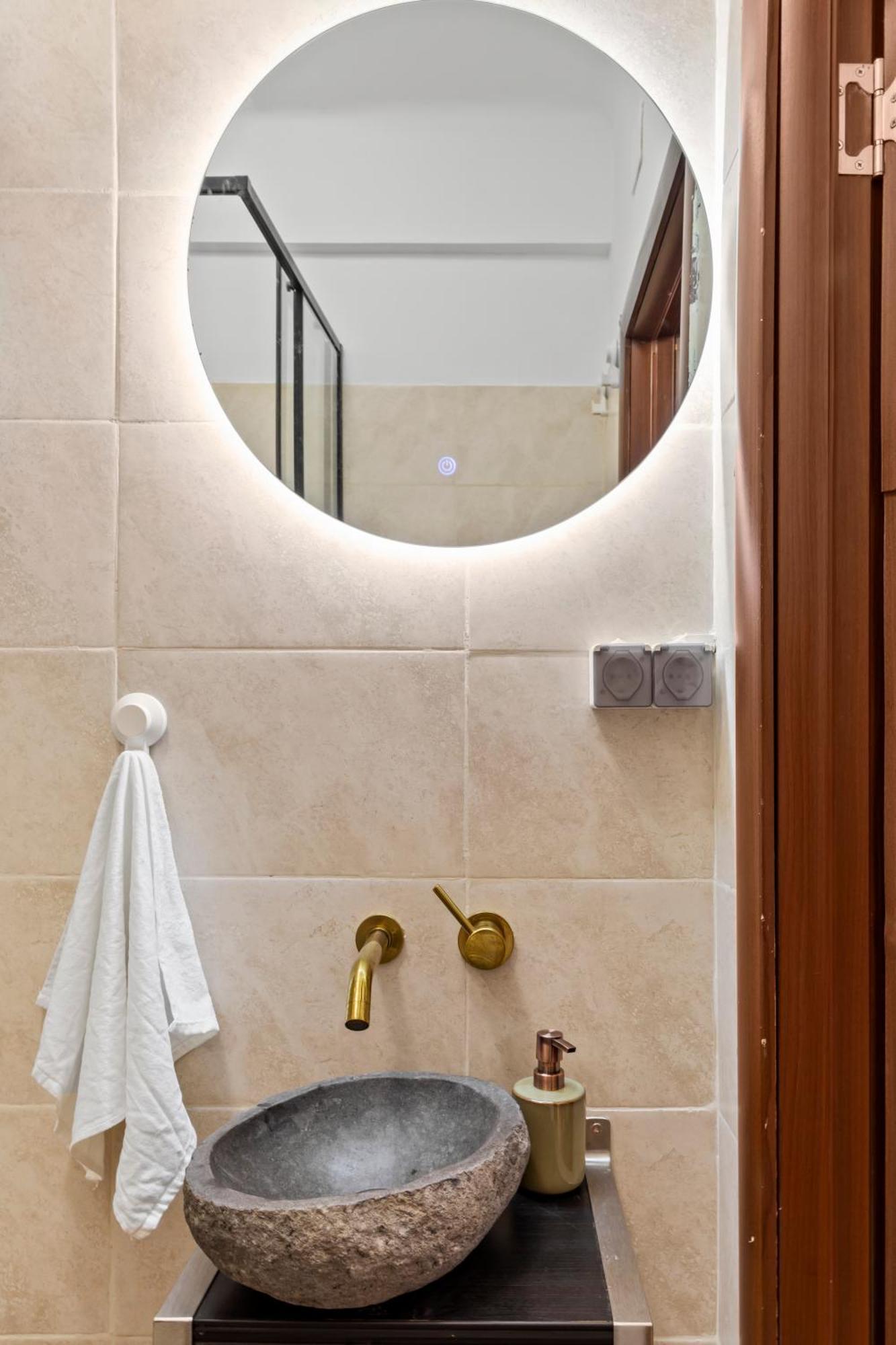 Upscale Studio, Walking Distance From The Old Town Бухарест Екстер'єр фото